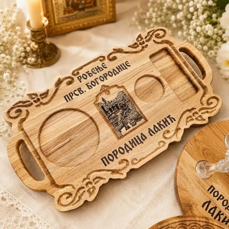 Slavski poslužavnik s ikonom Rođenja Presvete Bogorodice i prezimenom porodice